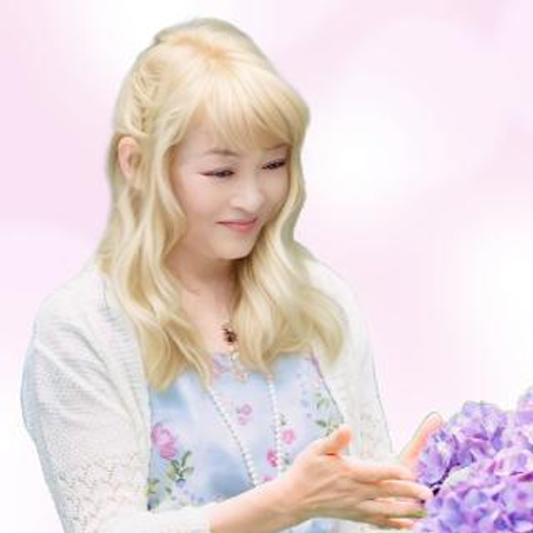 まゆ愛音先生（ヴェルニのプロフィール写真）
