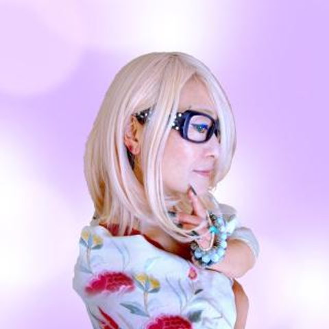 鳳 麗流々先生（ヴェルニのプロフィール写真）
